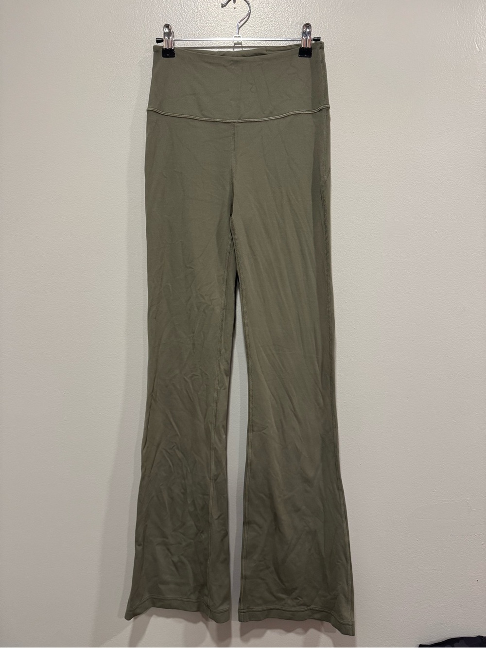 Lululemon Groove Super-High-Rise Flared Pant Nulu *Regular in Army Green Size 6